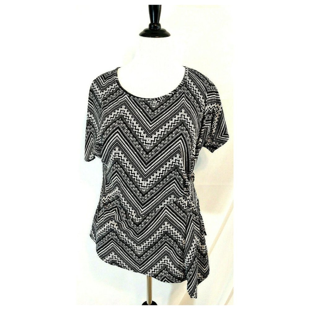 Womens Top XL Black Chevron Stretch Fitted Buckle